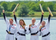 开云体育中国-新西兰赛艇运动员精湛技艺，夺冠庆祝