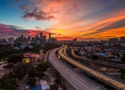 开云sport-现代足球的矛与盾，曼城如何用高位压迫肢解巴萨，京多安为何无解