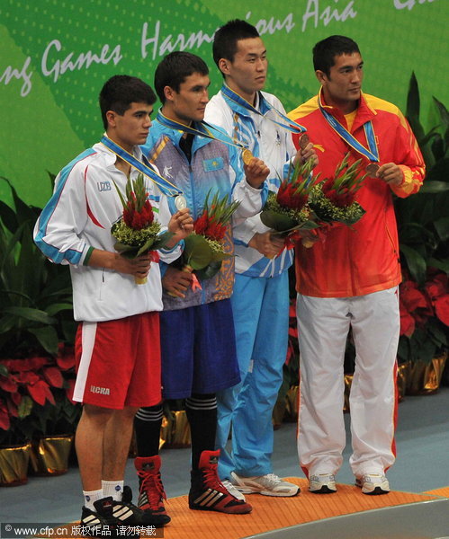 关于罗马尼亚击败乌兹别克斯坦获得拳击铜牌的信息