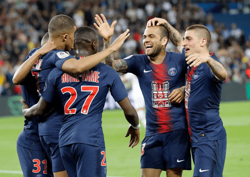 巴黎圣日耳曼进攻猛烈，轻松取胜升至小组第一的简单介绍