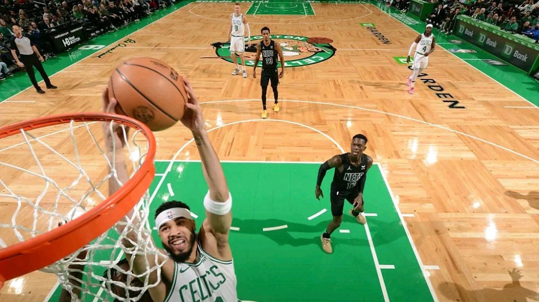 篮网险胜凯尔特人，赢得胜利