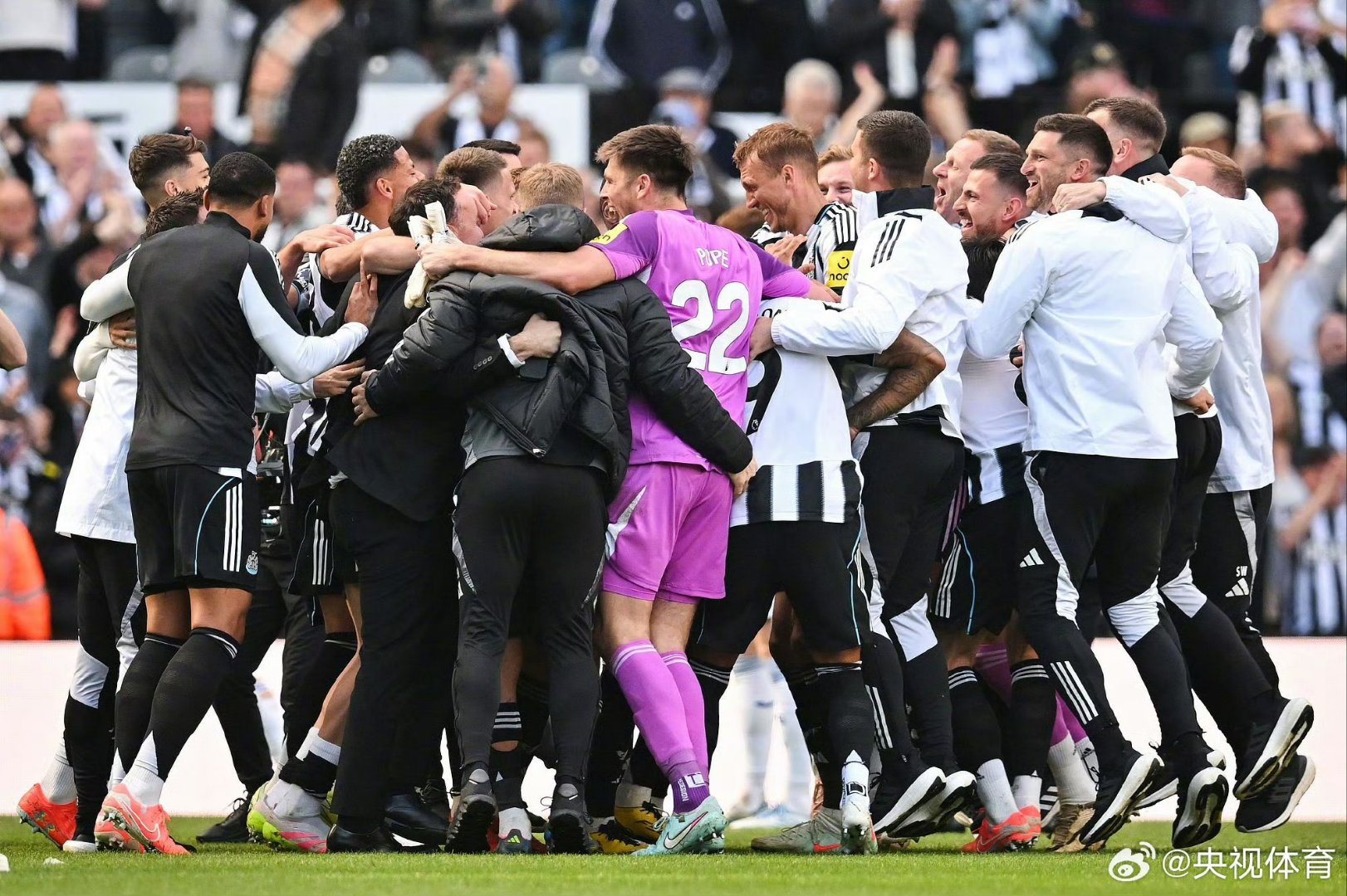 欧预赛比赛场面火爆,球迷热情无限的简单介绍 欧预赛比赛场面火爆,球迷热情无限的简单介绍