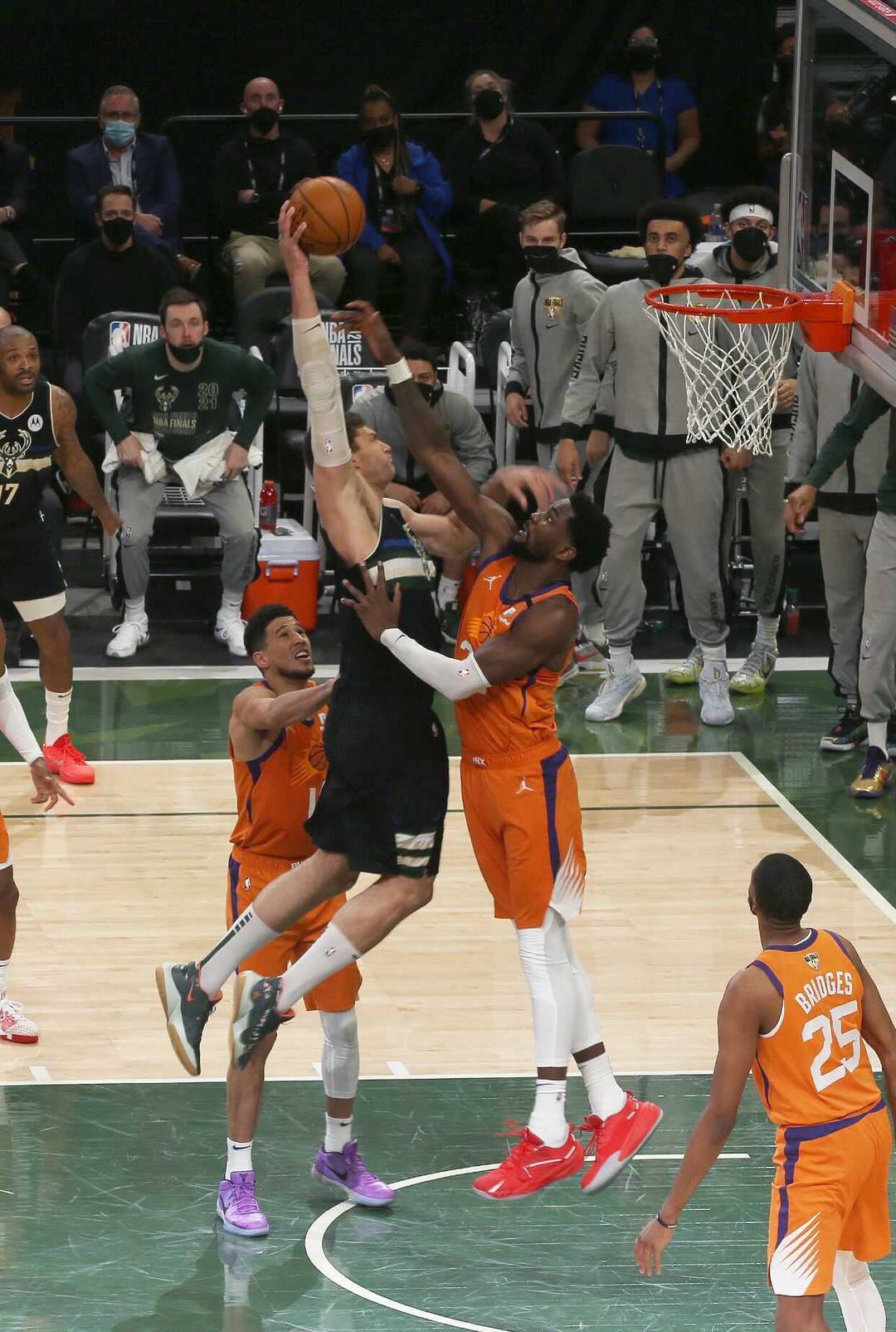 热火战胜雄鹿，东部半决赛再获胜利