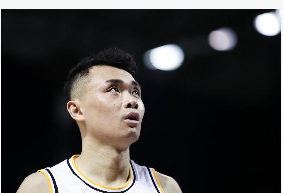 包含Astralis险胜切尔西，佩德里线上压制力十足顶尖较量四强赛，点燃全场激情的词条