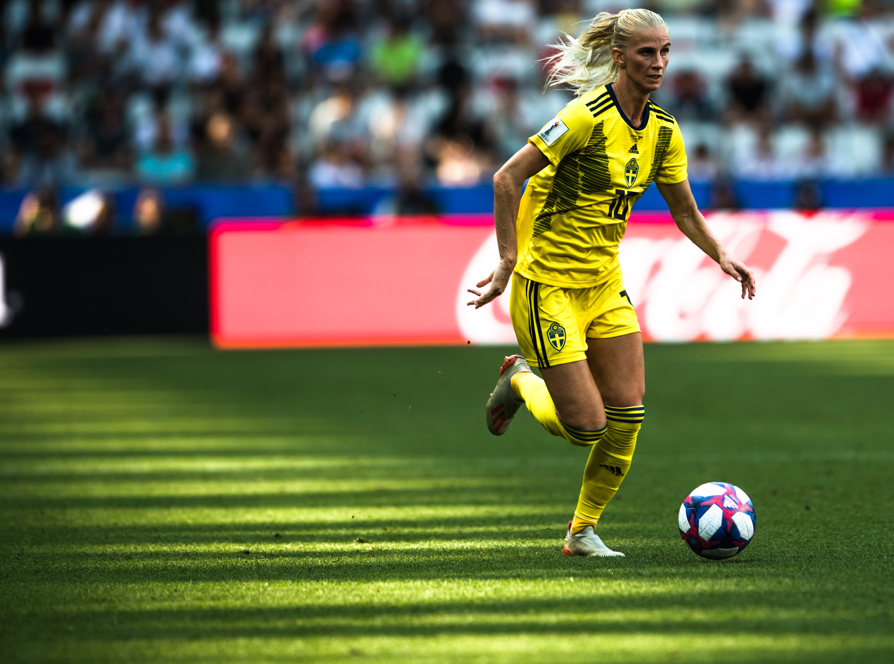 英格兰队逆转瑞典队，张继科惊艳四座