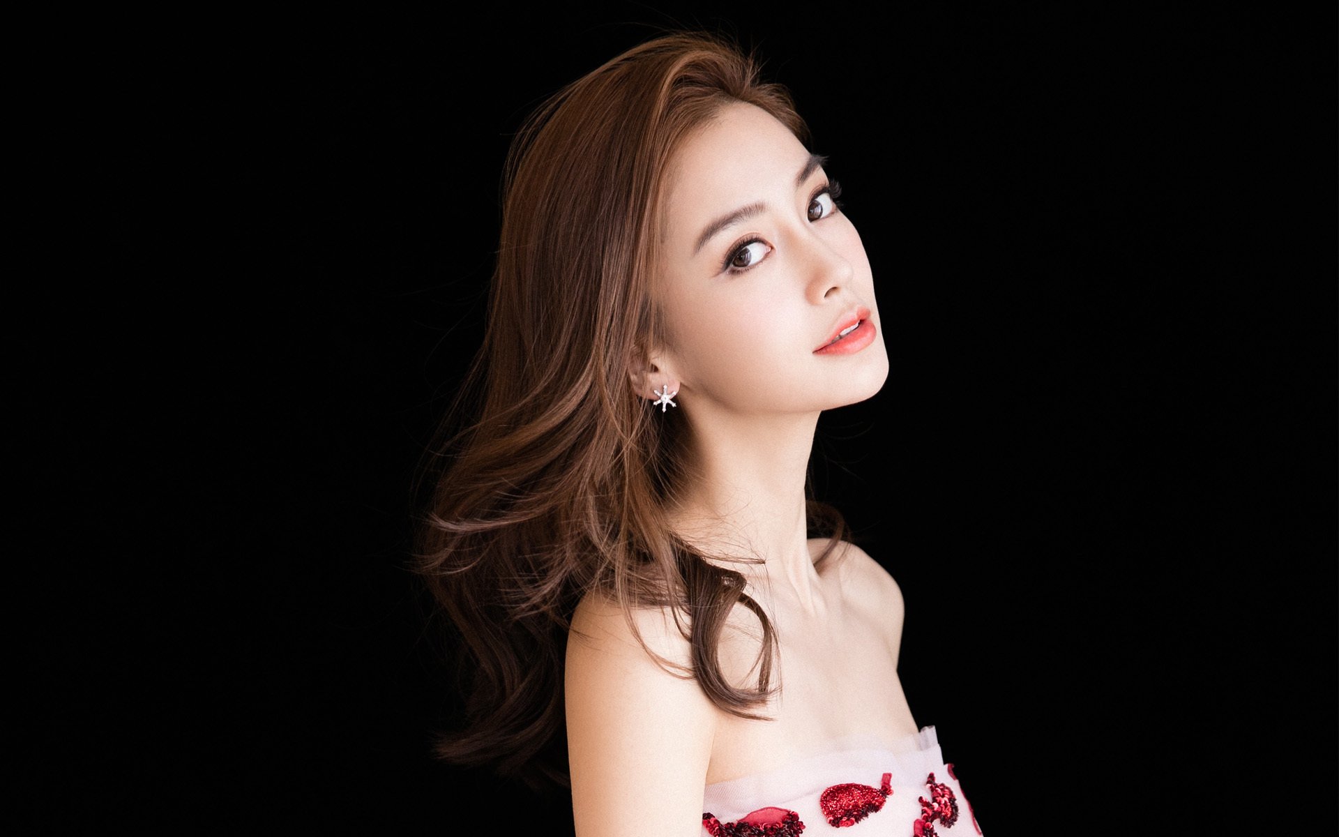 美加墨世界杯焦点战，萨拉赫死神之镰出鞘，埃及3-1冲垮牙买加体能长城