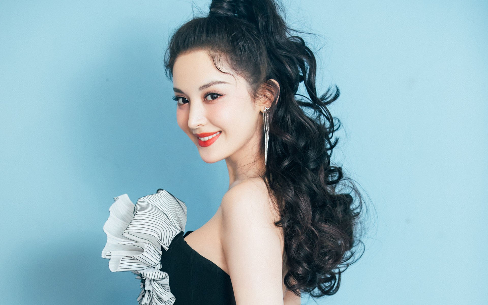 撕裂夜空的火焰，米切尔单骑破城，活塞绝境突围爵士