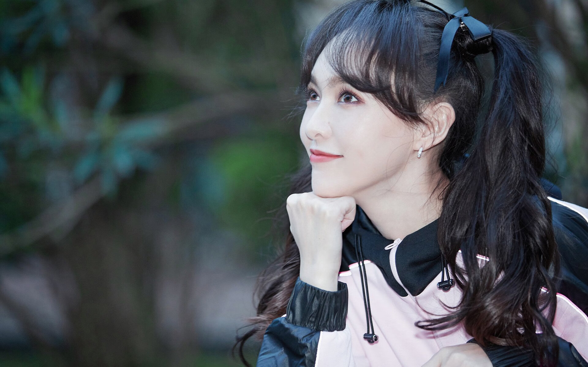 西决烽烟渡重洋,熊蹄踏碎旧疆场